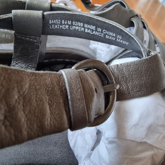 Clarks Artisan Platinum Leather Active Air Sandals - Picture 7 of 8